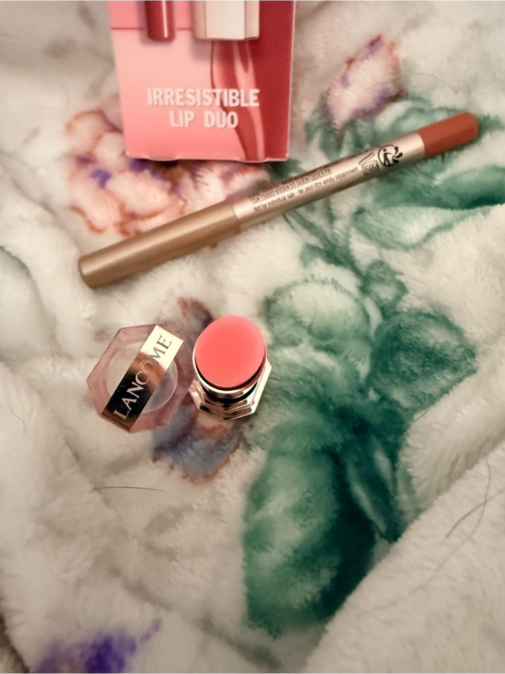 Lancôme Lip Duo Gift Set - Idole Pink Butterglow Lipstick and Lip Liner - Picture 4 of 6